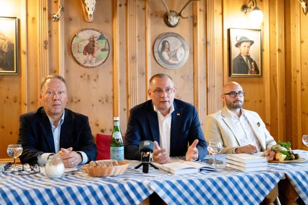 Stocker Verlag, Handwerk - Meister - Politik Berlin, AfD, Tino Chrupalla, Buchpräsentation, Leopold Stocker Verlag, Handwerk - Meister - Politik , Tino Chrupalla, Max Otte Berlin Berlin GER *** Stocker Verlag, Crafts, Master Craftsmen, Politics, Berlin, AfD, Tino Chrupalla, Book Presentation, Leopold Stocker Verlag, Crafts, Master Craftsmen, Politics, Tino Chrupalla, Max Otte, Berlin, Berlin, GER