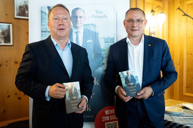 Stocker Verlag, Handwerk - Meister - Politik Berlin, AfD, Tino Chrupalla, Buchpräsentation, Leopold Stocker Verlag, Handwerk - Meister - Politik , Tino Chrupalla, Max Otte Berlin Berlin GER *** Stocker Verlag, Crafts, Master Craftsmen, Politics, Berlin, AfD, Tino Chrupalla, Book Presentation, Leopold Stocker Verlag, Crafts, Master Craftsmen, Politics, Tino Chrupalla, Max Otte, Berlin, Berlin, GER