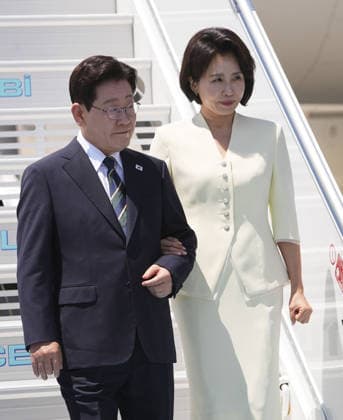 South Korean President Lee Jae Myung arrives in Ankara for NATO summit ANKARA, TURKIYE - JULY 7: South Korean President Lee Jae Myung and his wife Kim Hea Kyung arrive at Esenboga Airport to attend the 36th NATO Heads of State and Government Summit, in Ankara, Turkiye on July 7, 2026. Metin Aktas Anadolu Ankara Turkey. Editorial use only. Please get in touch for any other usage.  Copyright: x2026xAnadoluxMetinxAktasx