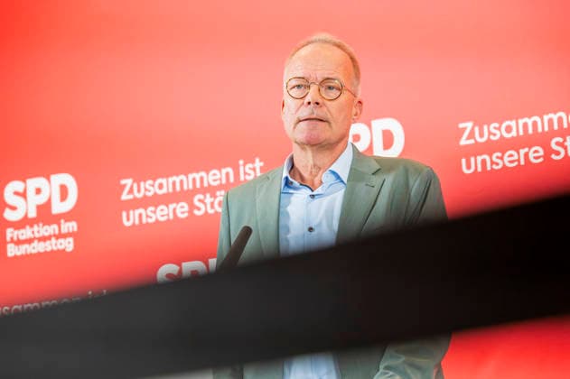 Matthias Miersch EUR, Deutschland, Berlin: 07.07.2026: Pressestatement vor der Fraktionssitzung mit dem Fraktionsvorsitzenden Matthias Miersch (SPD). *** Matthias Miersch (EUR), Germany, Berlin, July 7, 2026 Press statement prior to the caucus meeting with caucus chair Matthias Miersch (SPD)
