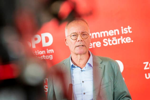Matthias Miersch EUR, Deutschland, Berlin: 07.07.2026: Pressestatement vor der Fraktionssitzung mit dem Fraktionsvorsitzenden Matthias Miersch (SPD). *** Matthias Miersch (EUR), Germany, Berlin, July 7, 2026 Press statement prior to the caucus meeting with caucus chair Matthias Miersch (SPD)