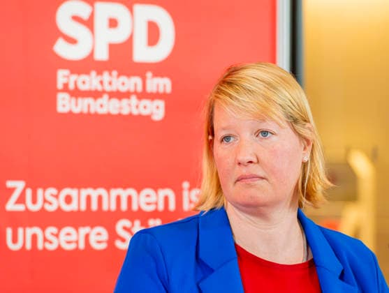 Wiebke Esdar EUR, Deutschland, Berlin: 07.07.2026: Pressestatement vor der Fraktionssitzung mit Wiebke Esdar (SPD) -Haushaltsexpertin der SPD. *** Wiebke Esdar, EUR, Germany, Berlin, July 7, 2026 Press statement ahead of the caucus meeting with Wiebke Esdar, SPD budget expert