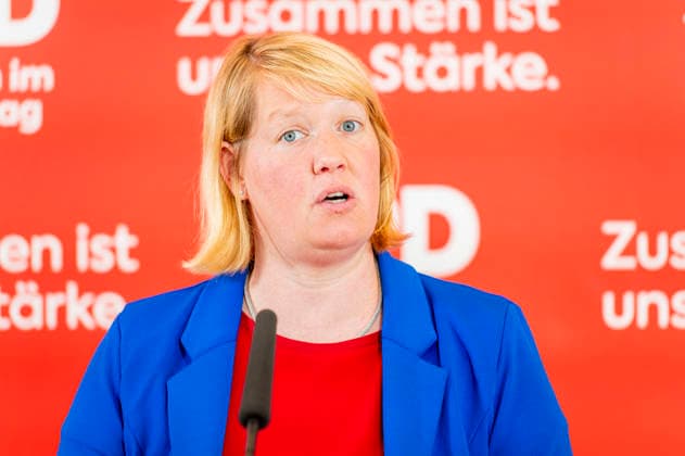 Wiebke Esdar EUR, Deutschland, Berlin: 07.07.2026: Pressestatement vor der Fraktionssitzung mit Wiebke Esdar (SPD) -Haushaltsexpertin der SPD. *** Wiebke Esdar, EUR, Germany, Berlin, July 7, 2026 Press statement ahead of the caucus meeting with Wiebke Esdar, SPD budget expert