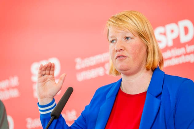 Wiebke Esdar EUR, Deutschland, Berlin: 07.07.2026: Pressestatement vor der Fraktionssitzung mit Wiebke Esdar (SPD) -Haushaltsexpertin der SPD. *** Wiebke Esdar, EUR, Germany, Berlin, July 7, 2026 Press statement ahead of the caucus meeting with Wiebke Esdar, SPD budget expert
