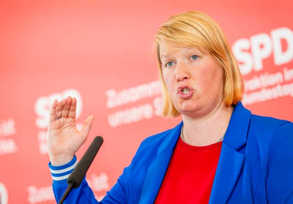 Wiebke Esdar EUR, Deutschland, Berlin: 07.07.2026: Pressestatement vor der Fraktionssitzung mit Wiebke Esdar (SPD) -Haushaltsexpertin der SPD. *** Wiebke Esdar, EUR, Germany, Berlin, July 7, 2026 Press statement ahead of the caucus meeting with Wiebke Esdar, SPD budget expert