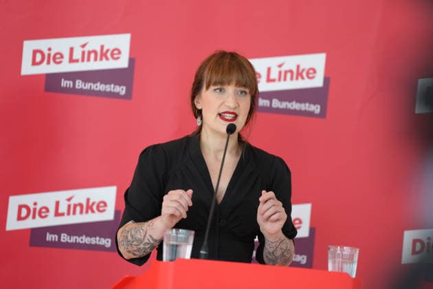 Pressekonferenz der LINKE vor der Fraktionssitzung im Bundestag Heidi Reichinnek im Portrait mit klarer Mimik und Gestik bei der Pressekonferenz im Vorfeld der Fraktionssitzung im Bundestag, Berlin, 07.07.2026 Berlin Berlin Deutschland *** Press conference held by The Left Party ahead of the parliamentary group meeting in the Bundestag: A portrait of Heidi Reichinnek, with expressive facial expressions and gestures, at the press conference held ahead of the parliamentary group meeting in the Bundestag, Berlin, July 7, 2026, Berlin, Berlin, Germany
