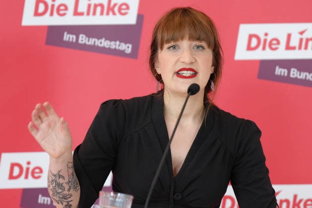 Pressekonferenz der LINKE vor der Fraktionssitzung im Bundestag Heidi Reichinnek im Portrait mit klarer Mimik und Gestik bei der Pressekonferenz im Vorfeld der Fraktionssitzung im Bundestag, Berlin, 07.07.2026 Berlin Berlin Deutschland *** Press conference held by The Left Party ahead of the parliamentary group meeting in the Bundestag: A portrait of Heidi Reichinnek, with expressive facial expressions and gestures, at the press conference held ahead of the parliamentary group meeting in the Bundestag, Berlin, July 7, 2026, Berlin, Berlin, Germany