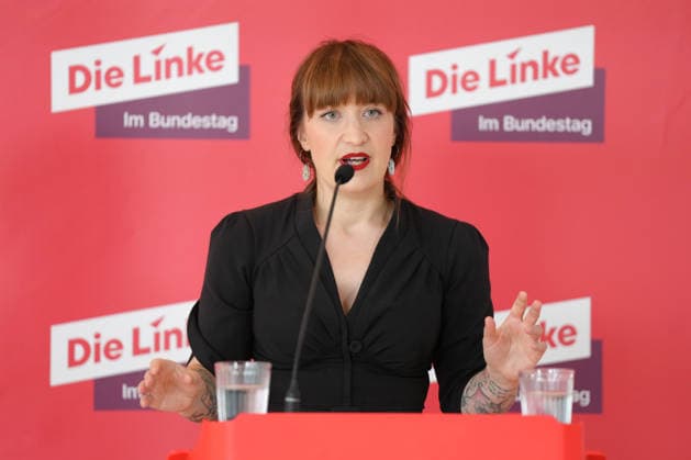 Pressekonferenz der LINKE vor der Fraktionssitzung im Bundestag Heidi Reichinnek bei der Pressekonferenz im Vorfeld der Fraktionssitzung im Bundestag, Berlin, 07.07.2026 Berlin Berlin Deutschland *** Press conference held by The Left ahead of the parliamentary group meeting in the Bundestag Heidi Reichinnek at the press conference ahead of the parliamentary group meeting in the Bundestag, Berlin, July 7, 2026 Berlin Berlin Germany