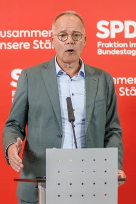 Statement SPD Matthias Miersch SPD Vorsitzender, bei einem Statement SPD am 07.07.26 in Berlin. Berlin Berlin Deutschland Reichstag *** Statement by Matthias Miersch, SPD Chairman, during an SPD press conference on July 7, 2026, in Berlin, Berlin, Berlin, Germany, at the Reichstag