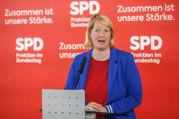 Statement SPD Stellvertretende SPD-Fraktionsvorsitzende Wiebke Esdar bei einem Statement SPD am 07.07.26 in Berlin. Berlin Berlin Deutschland Reichstag *** Statement by SPD Deputy Parliamentary Group Chair Wiebke Esdar during an SPD press conference on July 7, 2026, in Berlin, Berlin, Berlin, Germany, at the Reichstag