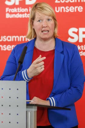 Statement SPD Stellvertretende SPD-Fraktionsvorsitzende Wiebke Esdar bei einem Statement SPD am 07.07.26 in Berlin. Berlin Berlin Deutschland Reichstag *** Statement by SPD Deputy Parliamentary Group Chair Wiebke Esdar during an SPD press conference on July 7, 2026, in Berlin, Berlin, Berlin, Germany, at the Reichstag