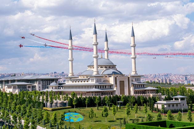 Turkish President Recep Tayyip Erdogan welcomes US President Donald Trump in Ankara ANKARA, TURKIYE - JULY 07: Turkish Stars perform demonstration flight during an official ceremony as Turkish President Recep Tayyip Erdogan welcomes US President Donald Trump, who is paying an official visit to Turkiye ahead of the 36th NATO Heads of State and Government Summit in Ankara, at the Presidential Complex in Ankara, Turkiye, on July 07, 2026. Omer Taha Cetin Anadolu Ankara Turkey. Editorial use only. Please get in touch for any other usage.  Copyright: x2026xAnadoluxOmerxTahaxCetinx