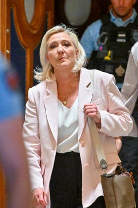 Marine Le Pen, president of the National Rally, leaves the Paris Court of Appeals, France, on July 7, 2026, following the verdict in the appeal trial of former and current RN members accused of embezzling European public funds in a case involving the creation of fictitious jobs at the European Parliament. The Court of Appeals sentenced Marine Le Pen, leader of France’s far right, to one year of house arrest with an electronic ankle monitor for this case, thereby jeopardizing her presidential candidacy next April. She was also barred from running for office for 15 months, a ban that was set to expire this year. Christian Liewig Bestimage President of the Rassemblement National parliamentary group Marine Le Pen leaves after the verdict in th  Copyright: xChristianxLiewigx xBestimagexChristianxLiewigx xBestimagex