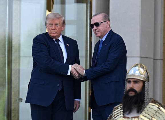 Turkish President Erdogan welcomes US President Trump with official ceremony in Ankara ANKARA, TURKIYE - JULY 7: Turkish President Recep Tayyip Erdogan welcomes US President Donald Trump, who is paying an official visit to Turkiye ahead of the 36th NATO Heads of State and Government Summit in Ankara, with an official ceremony at the Presidential Complex in Ankara, Turkiye on July 7, 2026. Mehmet Ali Ozcan Anadolu Ankara Turkey. Editorial use only. Please get in touch for any other usage.  Copyright: x2026xAnadoluxMehmetxAlixOzcanx