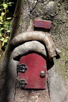 Queen Camilla Commemorates 100 Years Of Winnie The Pooh in Hartfield, UK, 07 July 2026 HARTFIELD, ENGLAND - JULY 07: A detail of Piglet s House in Ashdown Forest at Ashdown Forest on July 07, 2026 in Hartfield, England. Ashdown Forest was the inspiration for the Hundred Acre Wood in A.A. Milne s classic Winnie-the-Pooh children s books. The Queen visited the forest in her role as patron of the Royal Literary Fund., Credit:Chris Jackson PA ROTA - B68 Avalon Hartfield, United Kingdom  Copyright: xChrisxJacksonx xPAxROTAx-xB68x xAvalonx 1115017874
