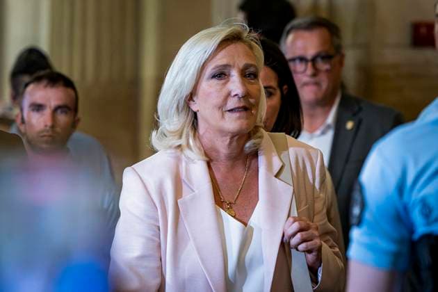 Marine Le Pen, president of the National Rally, leaves the Paris Court of Appeals, France, on July 7, 2026, following the verdict in the appeal trial of former and current RN members accused of embezzling European public funds in a case involving the creation of fictitious jobs at the European Parliament. The Court of Appeals sentenced Marine Le Pen, leader of France’s far right, to one year of house arrest with an electronic ankle monitor in connection with this case, thereby jeopardizing her presidential candidacy next April. She was also barred from running for office for 15 months, a ban that was set to expire this year. Vincenzo Armone Bestimage President of the Rassemblement National parliamentary group Marine Le Pen leaves after the  Copyright: xVincenzoxArnonex xBestimagexVincenzoxArnonex xBestimagex