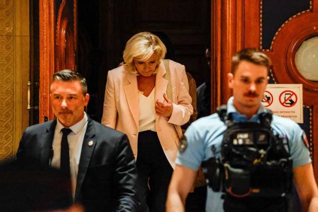MARINE LE PEN: PARIS COURT OF APPEALS DELIBERATES PHOTOPQR LE PARISIEN Olivier CORSAN Paris, July 7, 2026, France, July 7, 2026: Marine Le Pen at the Paris Court of Appeals for the deliberations in the case involving the so-called parliamentary assistants of the National Rally MARINE LE PEN DELIBERATIONS PARIS COURT OF APPEALS Paris, France, July 7, 2026 Marine Le Pen, president of the National Rally’s parliamentary group, leaves after the verdict in the appeal trial of former or current RN members charged with embezzlement of European public funds in a case involving alleged fake jobs at the European Parliament at the Paris Court of Appeal. On July 7, 2026, sentenced France’s far-right leader Marine Le Pen to one year of house arrest with  Copyright: xPHOTOPQR LExPARISIEN MAXPPPxOlivierxCORSANx 20260707LPA8107 20260707LPA8199