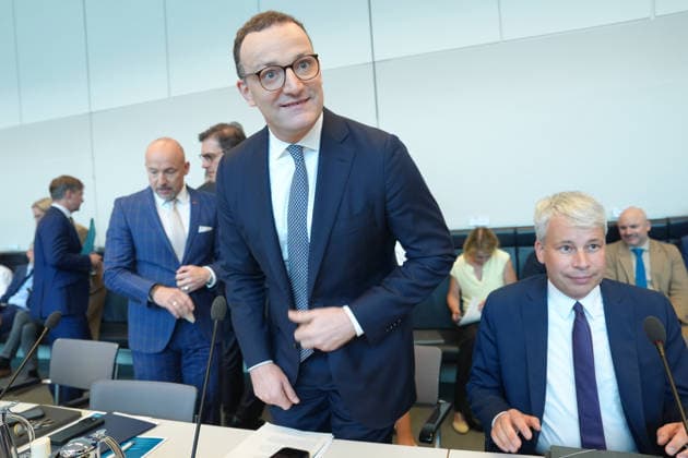 Pressekonferenz der CDU-CSU vor der Fraktionssitzung im Bundestag Jens Spahn (CDU) leitet die Fraktionssitzung der Bundestagsfraktion im Bundestag am Vortag der Plenarsitzung, Berlin, 07.07.2026 Berlin Berlin Deutschland *** CDU CSU press conference ahead of the parliamentary group meeting in the Bundestag; Jens Spahn (CDU) chairs the parliamentary group meeting of the Bundestag parliamentary group on the day before the plenary session, Berlin, July 7, 2026, Berlin, Berlin, Germany