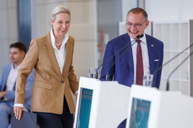 Statement AfD Alice Weidel und Tino Chrupalla (AfD), bei einem Statement der AfD am 07.07.26 in Berlin. Berlin Berlin Deutschland Reichstag *** Statement by AfD members Alice Weidel and Tino Chrupalla during an AfD press conference on July 7, 2026, in Berlin, Berlin, Berlin, Germany, at the Reichstag