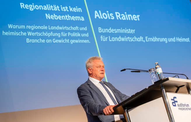 Alois Rainer EUR, Deutschland, Berlin, 07.07.2026: Alois Rainer (CSU) Bundesminister für Landwirtschaft, Ernährung und Heimat hält eine Keynote auf der Veranstaltung Regional-Star 2026 der Lebensmittel Praxis. Mit Teilnehmern der Agrarwirtschaft, und dem Handel . *** Alois Rainer EUR, Germany, Berlin, July 7, 2026 Alois Rainer, CSU Federal Minister of Agriculture, Food, and Home Affairs, delivers a keynote address at the Regional Star 2026 event organized by Lebensmittel Praxis, attended by representatives from the agricultural sector and the retail industry