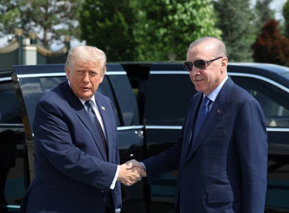 Turkish President Erdogan welcomes US President Trump with official ceremony in Ankara ANKARA, TURKIYE - JULY 7: (----EDITORIAL USE ONLY MANDATORY CREDIT - TURKISH PRESIDENCY MUSTAFA KAMACI HANDOUT - NO MARKETING NO ADVERTISING CAMPAIGNS - DISTRIBUTED AS A SERVICE TO CLIENTS----) Turkish President Recep Tayyip Erdogan (R) welcomes US President Donald Trump (L), who is paying an official visit to Turkiye ahead of the 36th NATO Heads of State and Government Summit in Ankara, with an official ceremony at the Presidential Complex in Ankara, Turkiye on July 7, 2026. Turkish Presidency Mustafa Kamaci Handout Anadolu Ankara Turkey. Editorial use only. Please get in touch for any other usage.  Copyright: x2026xAnadoluxTurkishxPresidencyx xMustafaxKamacix xHandoutx
