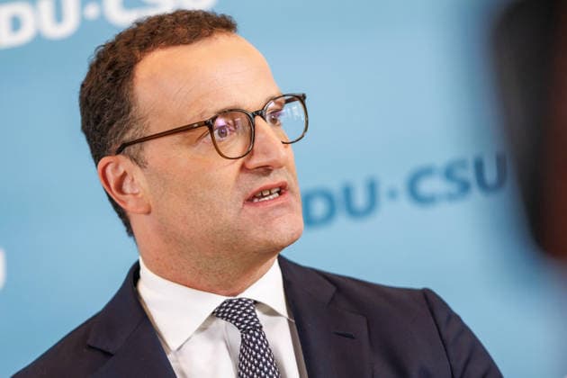 Statement vor den Fraktionssitzung der CDU CSU Jens Spahn (CDU) spricht während eines Statement vor den Fraktionssitzungen am 07.07.2026 in Berlin. Berlin Berlin Deutschland Reichstag *** Statement before the CDU CSU parliamentary group meeting: Jens Spahn of the CDU speaks during a statement before the parliamentary group meetings on July 7, 2026, in Berlin, Berlin, Berlin, Germany, at the Reichstag