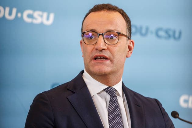 Statement vor den Fraktionssitzung der CDU CSU Jens Spahn (CDU) spricht während eines Statement vor den Fraktionssitzungen am 07.07.2026 in Berlin. Berlin Berlin Deutschland Reichstag *** Statement before the CDU CSU parliamentary group meeting: Jens Spahn of the CDU speaks during a statement before the parliamentary group meetings on July 7, 2026, in Berlin, Berlin, Berlin, Germany, at the Reichstag