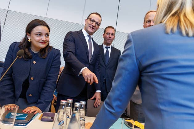 Fraktionssitzung CDU CSU Jens Spahn (CDU), Fraktionsvorsitzender, bei einer Fraktionssitzung am 07.07.2026 in Berlin. Berlin Berlin Deutschland Bundestag *** CDU CSU Caucus Meeting: Jens Spahn (CDU), caucus chair, at a caucus meeting on July 7, 2026, in Berlin, Berlin, Berlin, Germany, Bundestag