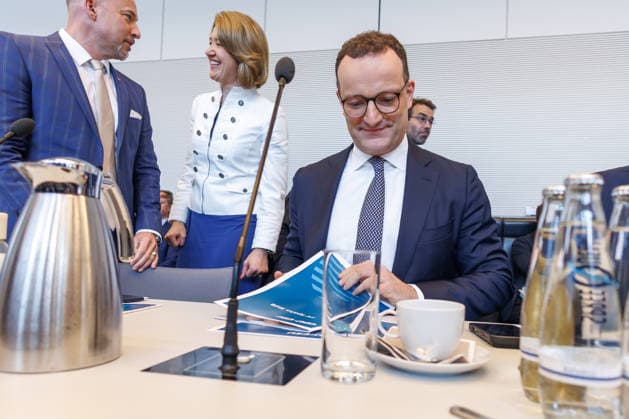Fraktionssitzung CDU CSU Jens Spahn (CDU), Fraktionsvorsitzender, bei einer Fraktionssitzung am 07.07.2026 in Berlin. Berlin Berlin Deutschland Bundestag *** CDU CSU Caucus Meeting: Jens Spahn (CDU), caucus chair, at a caucus meeting on July 7, 2026, in Berlin, Berlin, Berlin, Germany, Bundestag