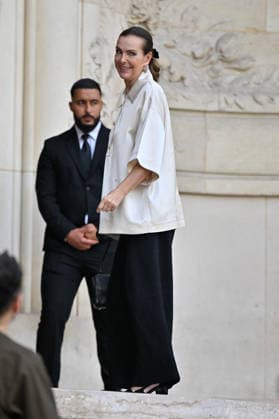 PFW Haute Couture Chanel Outside Arrivals JR Carole Bouquet arriving at the Chanel show during Haute Couture Fashion Week in Paris, France, on 7 July 2026. Photo by Julien Reynaud APS-Medias ABACAPRESS.COM Paris France  Copyright: xReynaudxJulien APS-Medias ABACAx