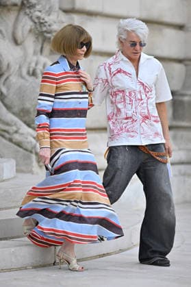 PFW Haute Couture Chanel Outside Arrivals JR Anna Wintour, Baz Luhrmann arriving at the Chanel show during Haute Couture Fashion Week in Paris, France, on 7 July 2026. Photo by Julien Reynaud APS-Medias ABACAPRESS.COM Paris France  Copyright: xReynaudxJulien APS-Medias ABACAx