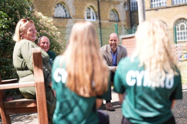 Prince William visits the London Welsh School in London, UK, 07 July 2026 The Prince of Wales talking to athletes during a visit to the Ysgol Gymraeg Llundain (The London Welsh School) in Hanwell, West London, to join pupils in sending their best wishes to Team Wales ahead of the Glasgow 2026 Commonwealth Games, taking place from July 23 to August 2, featuring 10 sports and six para-sports. Picture date: Tuesday July 7, 2026., Credit:Aaron Chown PA ROTA - B68 Avalon London, United Kingdom  Copyright: xAaronxChownx xPAxROTAx-xB68x xAvalonx 1115025142