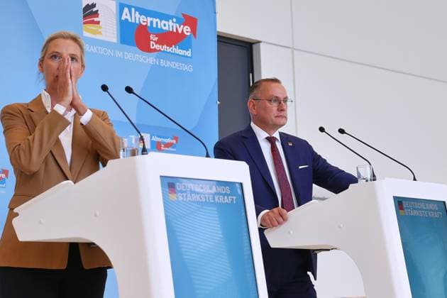 Berlin, Deutschland, 07.07.2026: Deutscher Bundestag: AfD-Fraktionssitzung: Alice Weidel und Tino Chrupalla, beide AfD, geben ein Pressestatement *** Berlin, Germany, July 7, 2026 German Bundestag AfD caucus meeting Alice Weidel and Tino Chrupalla, both of the AfD, issue a press statement Copyright: xdtsxNachrichtenagenturx dts_126687