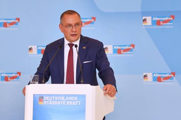 Berlin, Deutschland, 07.07.2026: Deutscher Bundestag: AfD-Fraktionssitzung: Tino Chrupalla (AfD) gibt ein Pressestatement *** Berlin, Germany, July 7, 2026 German Bundestag AfD caucus meeting Tino Chrupalla of the AfD issues a press statement Copyright: xdtsxNachrichtenagenturx dts_126689