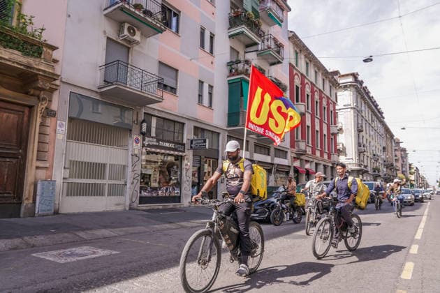 IPA86475157 - MILAN, July 7, 2026 - Viale Padova: a protest march by delivery riders organized by the USB union to demand recognition of the European directive and the classification of delivery riders as employees.  Copyright: xEmanuelexRobertoxDexCarlix xx 86475157