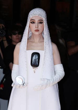 Guest at the Stéphane Rolland fashion show at the Olympia, Fall Winter 2026–2027 Haute Couture Collection during Paris Fashion Week, on July 7, 2026. Denis Guignebourg, Bestimage. Celebrities at the Stéphane Rolland Fall Winter 2026–2027 Haute Couture Collection fashion show during Paris Fashion Week, on July 7, 2026, Paris, France  Copyright: xDenisxGuignebourgx xBestimagexDenisxGuignebourgx xBestimagex