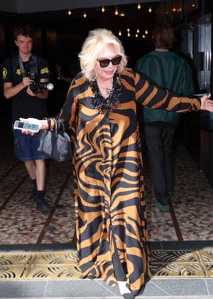 Amanda Lear at the Stéphane Rolland fashion show at the Olympia, Fall Winter 2026–2027 Haute Couture Collection during Paris Fashion Week, on July 7, 2026. Denis Guignebourg, Bestimage. Celebrities at the Stéphane Rolland Fall Winter 2026–2027 Haute Couture Collection fashion show, during Paris Fashion Week, on July 7, 2026, Paris, France  Copyright: xDenisxGuignebourgx xBestimagexDenisxGuignebourgx xBestimagex