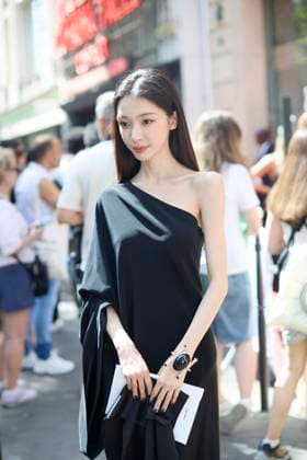 PARIS, FRANCE - JULY 07: Yi Mengling attends the Stephane Rolland show during Paris Haute Couture Week Fall Winter 2026 on July 7, 2026 in Paris, France.  Copyright: xVCGx 111652911303
