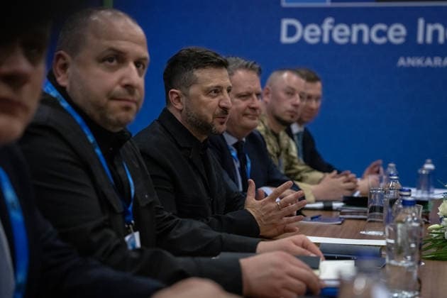 Ukrainian President Volodymyr Zelenskyy holds talks in Ankara ANKARA, TURKIYE - JULY 7: Ukrainian President Volodymyr Zelenskyy meets with Dutch Prime Minister Rob Jetten as they sign the Defense Cooperation Agreement Between Ukraine and the Netherlands during the Defence Industry Forum held within the scope of the 36th NATO Heads of State and Government Summit at ATO Congresium in Ankara, Turkiye, on July 7, 2026. Ozge Elif Kizil Anadolu Ankara Turkey. Editorial use only. Please get in touch for any other usage.  Copyright: x2026xAnadoluxOzgexElifxKizilx