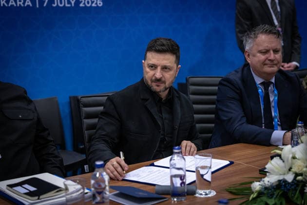 Ukrainian President Volodymyr Zelenskyy holds talks in Ankara ANKARA, TURKIYE - JULY 7: Ukrainian President Volodymyr Zelenskyy meets with Dutch Prime Minister Rob Jetten as they sign the Defense Cooperation Agreement Between Ukraine and the Netherlands during the Defence Industry Forum held within the scope of the 36th NATO Heads of State and Government Summit at ATO Congresium in Ankara, Turkiye, on July 7, 2026. Ozge Elif Kizil Anadolu Ankara Turkey. Editorial use only. Please get in touch for any other usage.  Copyright: x2026xAnadoluxOzgexElifxKizilx
