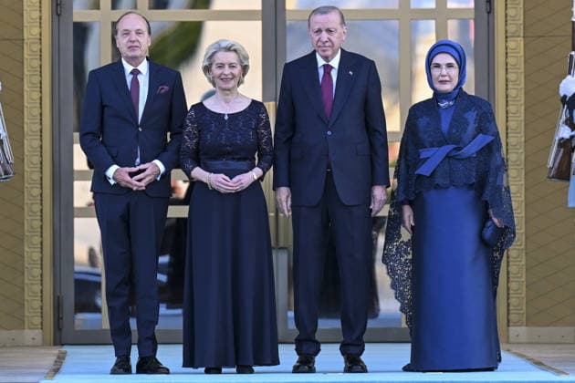 NATO Ankara Summit ANKARA, TURKIYE - JULY 7: Turkish President Recep Tayyip Erdogan and his wife Emine Erdogan welcome European Union Commission President Ursula von der Leyen during a reception hosted for heads of state and government attending the 36th NATO Summit and their spouses at the Presidential Complex in Ankara, Turkiye, on July 7, 2026. Mehmet Ali Ozcan Anadolu Ankara Turkey. Editorial use only. Please get in touch for any other usage.  Copyright: x2026xAnadoluxMehmetxAlixOzcanx