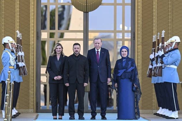NATO Ankara Summit ANKARA, TURKIYE - JULY 7: Turkish President Recep Tayyip Erdogan (2nd R) and his wife Emine Erdogan (R) welcome Ukrainian President Volodymyr Zelenskyy (2nd L) and his wife, Olena Zelenska (L), during a reception hosted for heads of state and government attending the 36th NATO Summit and their spouses at the Presidential Complex in Ankara, Turkiye, on July 7, 2026. Mehmet Ali Ozcan Anadolu Ankara Turkey. Editorial use only. Please get in touch for any other usage.  Copyright: x2026xAnadoluxMehmetxAlixOzcanx