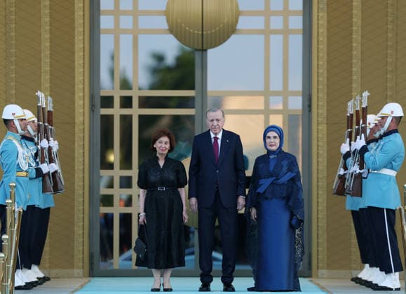 36th NATO Summit in Ankara ANKARA, TURKIYE - JULY 7: (----EDITORIAL USE ONLY MANDATORY CREDIT - TURKISH PRESIDENCY MURAT KULA HANDOUT - NO MARKETING NO ADVERTISING CAMPAIGNS - DISTRIBUTED AS A SERVICE TO CLIENTS----) Turkish President Recep Tayyip Erdogan and his wife Emine Erdogan welcome President of North Macedonia Gordana Siljanovska Davkova during a reception hosted in honor of heads of state, heads of government and their spouses attending the 36th NATO Summit at the Presidential Complex in Ankara, Turkiye on July 7, 2026. TUR Presidency Murat Kula Anadolu Ankara Turkey. Editorial use only. Please get in touch for any other usage.  Copyright: x2026xAnadoluxTURxPresidencyx xMuratxKulax