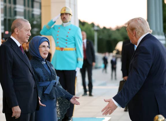 NATO Ankara Summit ANKARA, TURKIYE - JULY 7: (----EDITORIAL USE ONLY - MANDATORY CREDIT - TURKISH PRESIDENCY MURAT CETINMUHURDAR HANDOUT - NO MARKETING NO ADVERTISING CAMPAIGNS - DISTRIBUTED AS A SERVICE TO CLIENTS----) Turkish President Recep Tayyip Erdogan (L) and his wife Emine Erdogan (C) welcome US President Donald Trump (R) during a reception hosted for heads of state and government attending the 36th NATO Summit and their spouses at the Presidential Complex in Ankara, Turkiye, on July 7, 2026. Turkish Presidency Murat Cetinmuhurdar Handout Anadolu Ankara Turkey. Editorial use only. Please get in touch for any other usage.  Copyright: x2026xAnadoluxTurkishxPresidencyx xMuratxCetinmuhurdarx xHandoutx