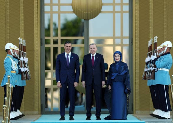 NATO Ankara Summit ANKARA, TURKIYE - JULY 7: (----EDITORIAL USE ONLY - MANDATORY CREDIT - TURKISH PRESIDENCY MURAT KULA HANDOUT - NO MARKETING NO ADVERTISING CAMPAIGNS - DISTRIBUTED AS A SERVICE TO CLIENTS----) Turkish President Recep Tayyip Erdogan and his wife Emine Erdogan welcome Spanish Prime Minister Pedro Sanchez ???during a reception hosted for heads of state and government attending the 36th NATO Summit and their spouses at the Presidential Complex in Ankara, Turkiye, on July 7, 2026. Turkish Presidency Murat Kula Handout Anadolu Ankara Turkey. Editorial use only. Please get in touch for any other usage.  Copyright: x2026xAnadoluxTurkishxPresidencyx xMuratxKulax xHandoutx