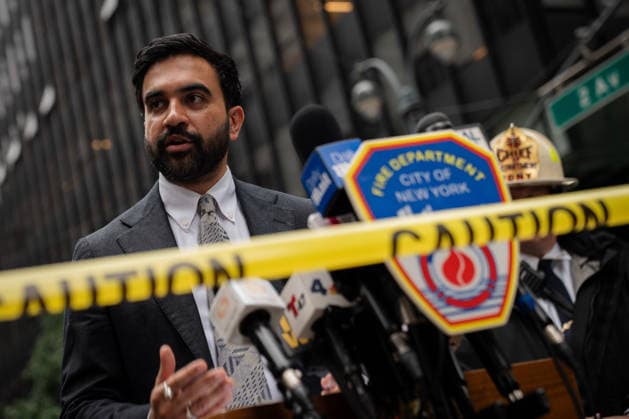 July 7, 2026, New York City, New York, United States: NYC Mayor Zohran Mamdani briefs the press on emergency evacuations in Midtown Manhattan New York City United States - ZUMAs378 20260707_zip_s378_007 Copyright: xIoannxMariaxStacewiczx