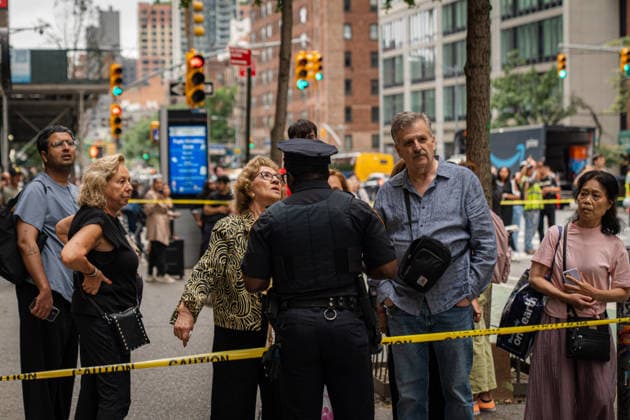 July 7, 2026, New York City, New York, United States: Bystanders on site New York City United States - ZUMAs378 20260707_zip_s378_017 Copyright: xIoannxMariaxStacewiczx