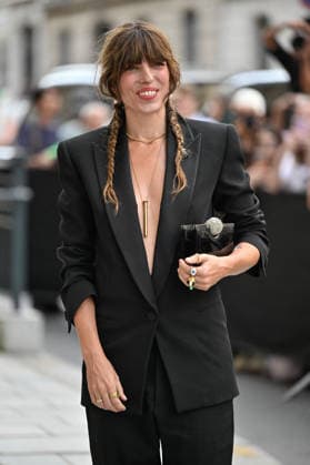 PFW Haute Couture Armani Prive Outside Arrivals JR Lou Doillon arriving at the Armani Prive show during Haute Couture Fashion Week in Paris, France, on 7 July 2026. Photo by Julien Reynaud APS-Medias ABACAPRESS.COM Paris France  Copyright: xReynaudxJulien APS-Medias ABACAx