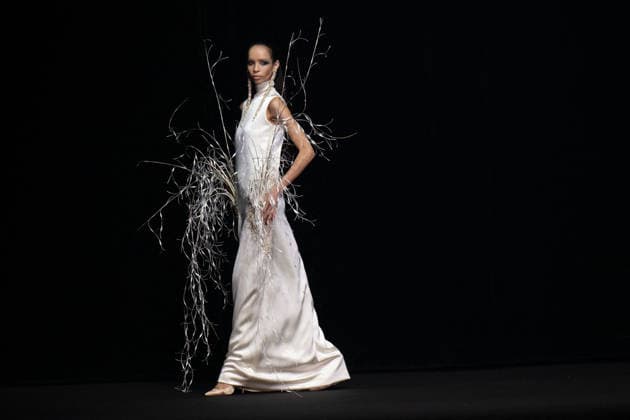 PFW - Stephane Rolland Runway A model walks the runway during the Stephane Rolland Haute Couture Fall Winter 2026 2027 show as part of Paris Fashion Week in Paris, France on July 07, 2026. Photo by Laurent Zabulon ABACAPRESS.COM  Copyright: xZabulonxLaurent ABACAx