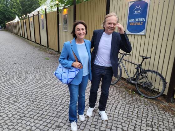 Sandra Maischberger und Ehemann Jan Kerhart beim Fest der Produktionsallianz 2026 im Tipi am Kanzleramt. Berlin, 07.07.2026 *** Sandra Maischberger and her husband Jan Kerhart at the 2026 Production Alliance Gala at the Tipi am Kanzleramt in Berlin, July 7, 2026 Copyright: xAgenturxMatthiasxWehnertx xM.xGränzdörferx